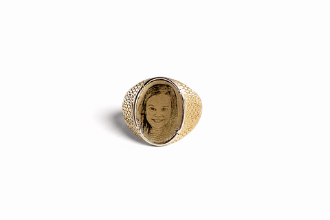 Photo Engraved on Gold Ring Ellipse